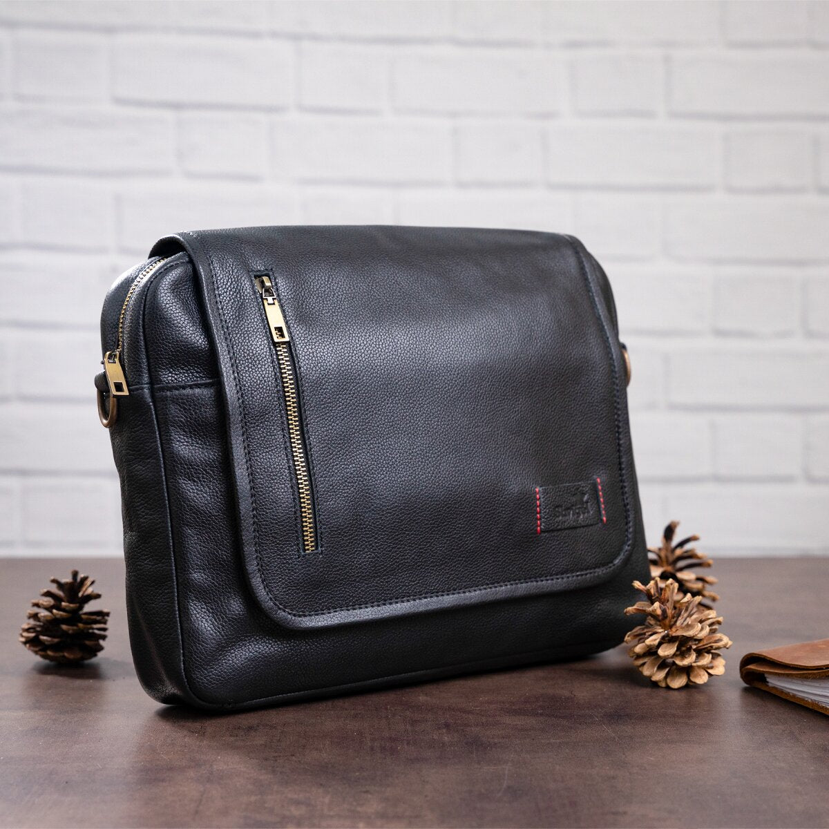 Men's Leather Shoulder Bag SHVIGEL 19116 Black Natural Leather Handmade