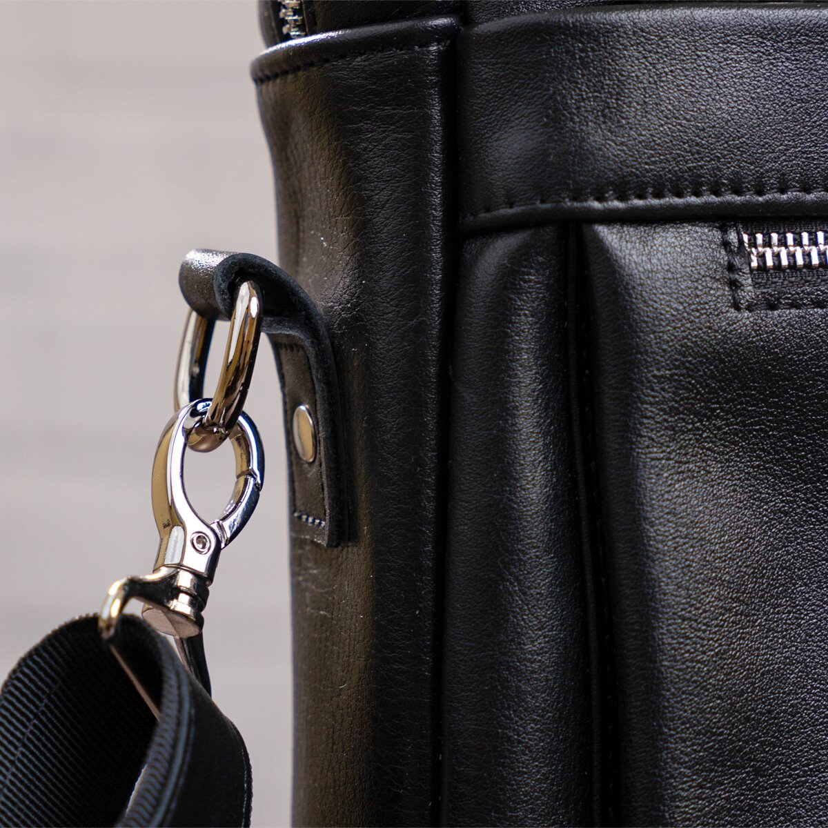 Laptop Bag SHVIGEL 11036 Black Genuine Leather Suitable for Daily Use
