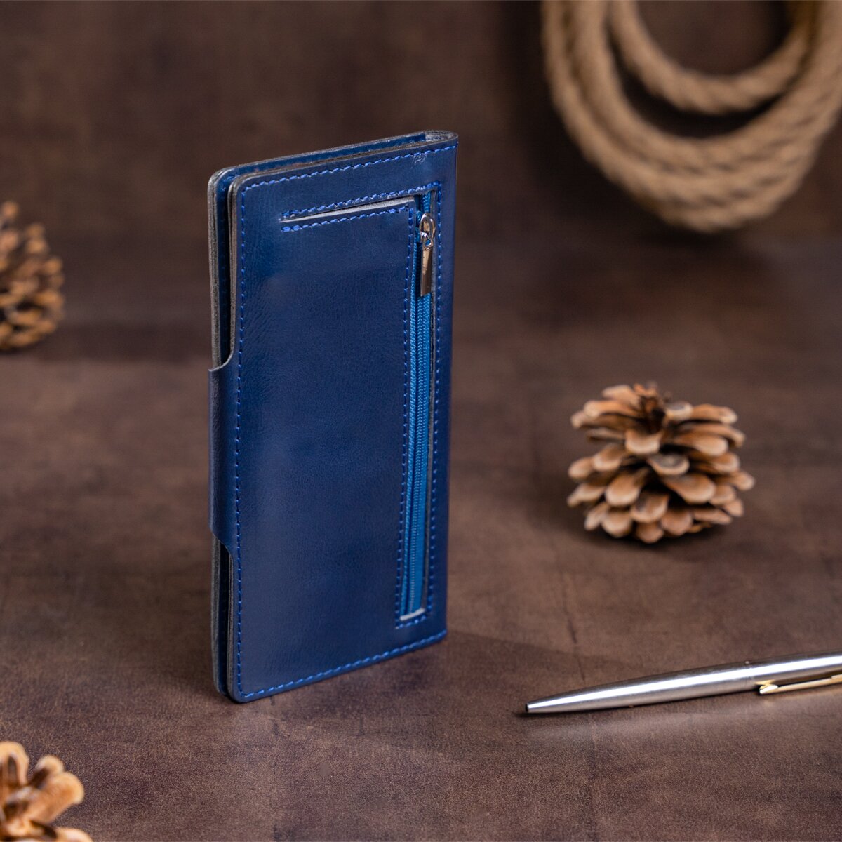 Unisex Vertical Wallet SHVIGEL 16174 Blue Alcor Leather with Snap Closure