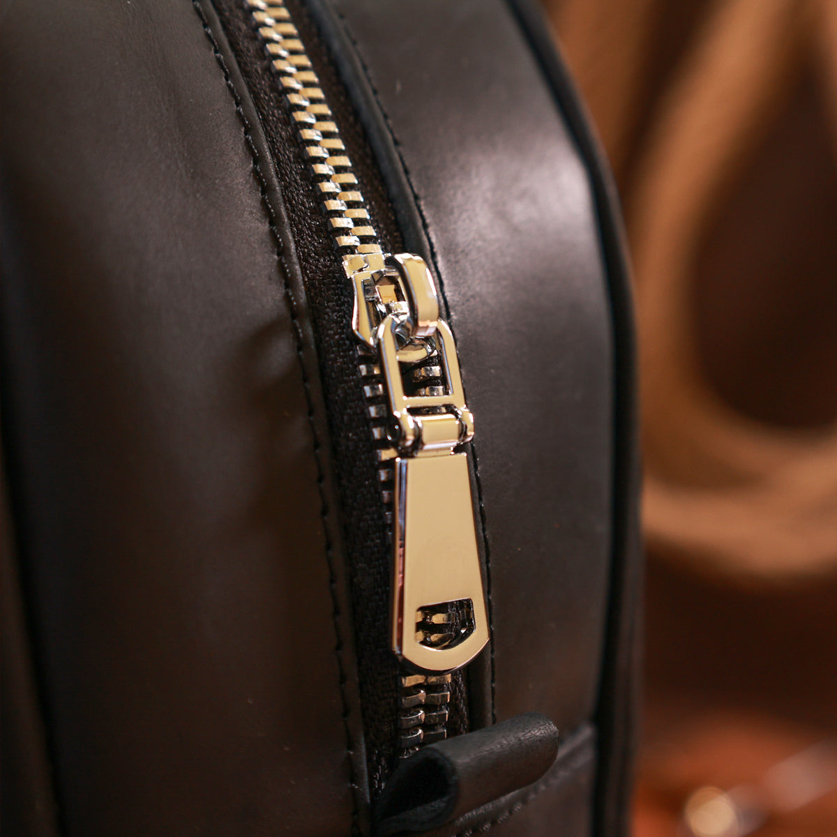 Universal Vintage Women's Backpack SHVIGEL 16328 Black Genuine Leather, Ukraine Made