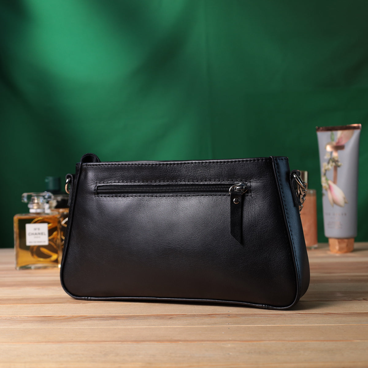 Ladies' Baguette Bag with Detachable Chain and Strap, SHVIGEL 22838, Black Leather