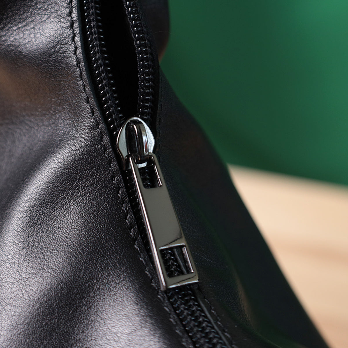 Practical Shoulder Bag for Women SHVIGEL 22828 Black Smooth Genuine Leather