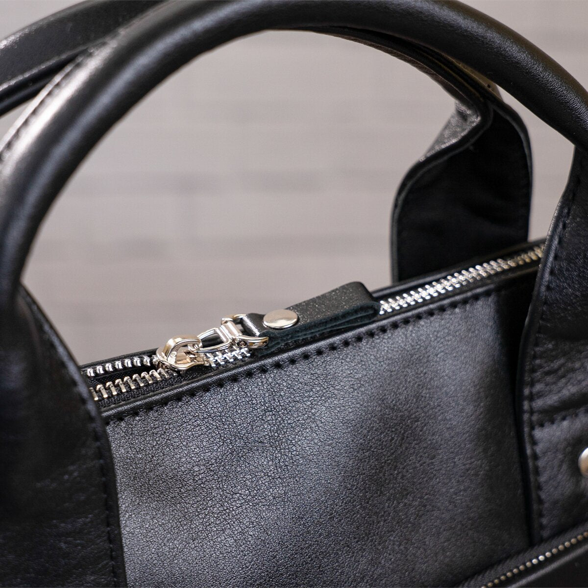 Laptop Bag SHVIGEL 11036 Black Genuine Leather Suitable for Daily Use