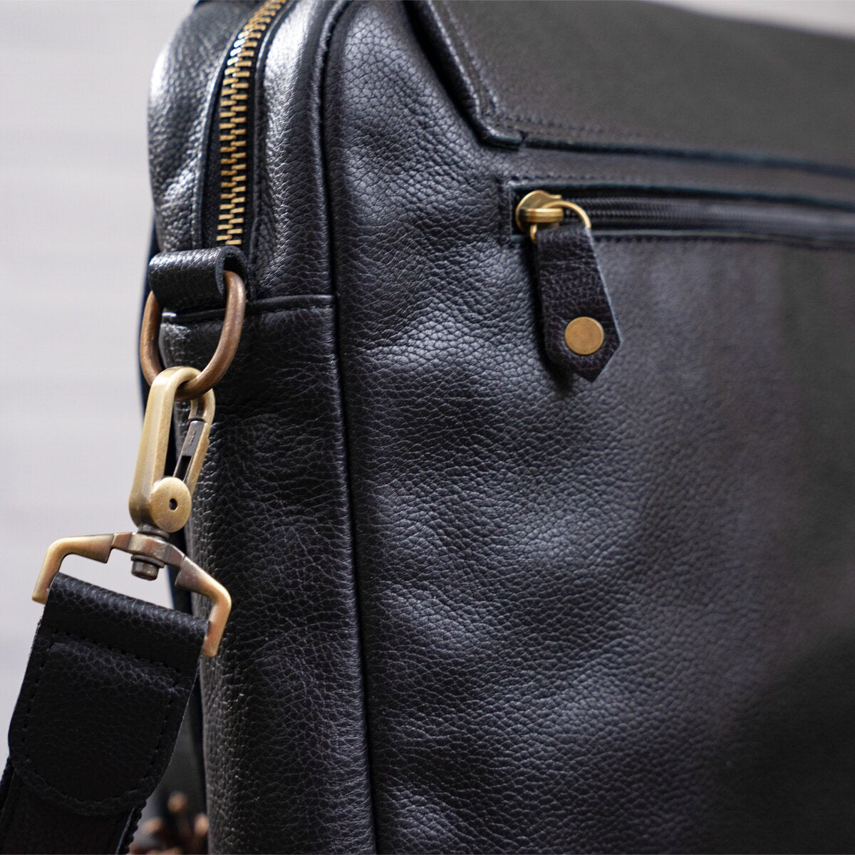 Men's Leather Shoulder Bag SHVIGEL 19116 Black Natural Leather Handmade