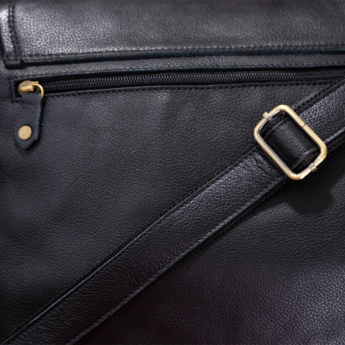 Men's Leather Shoulder Bag SHVIGEL 19116 Black Natural Leather Handmade