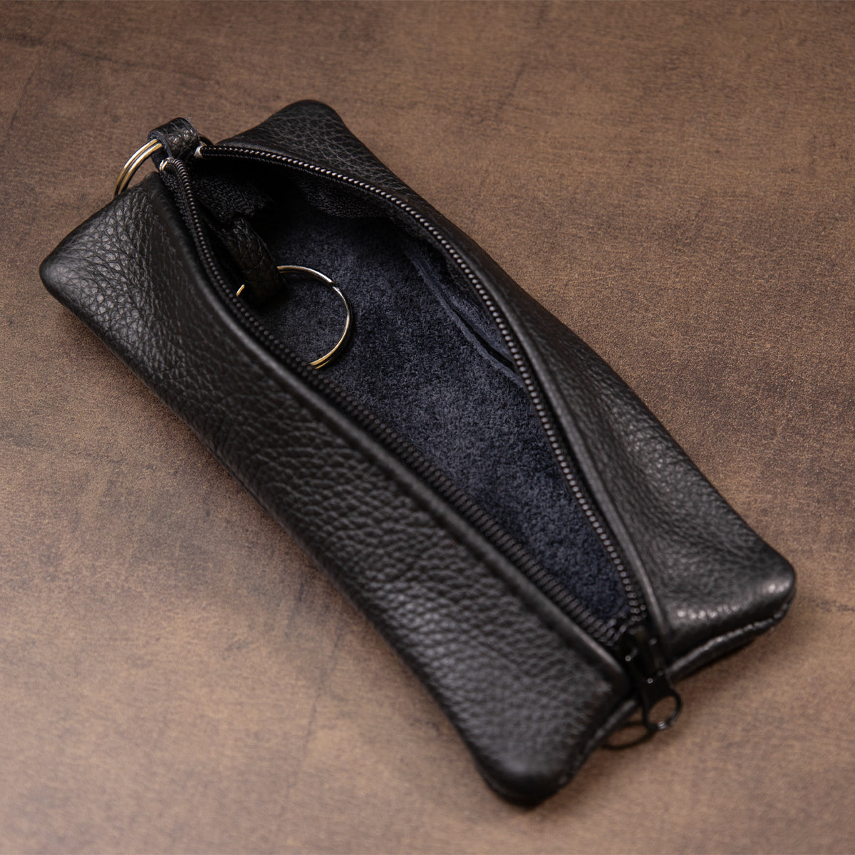 Spacious Black Leather Key Holder SHVIGEL 15310 - Durable Natural Leather for Keys