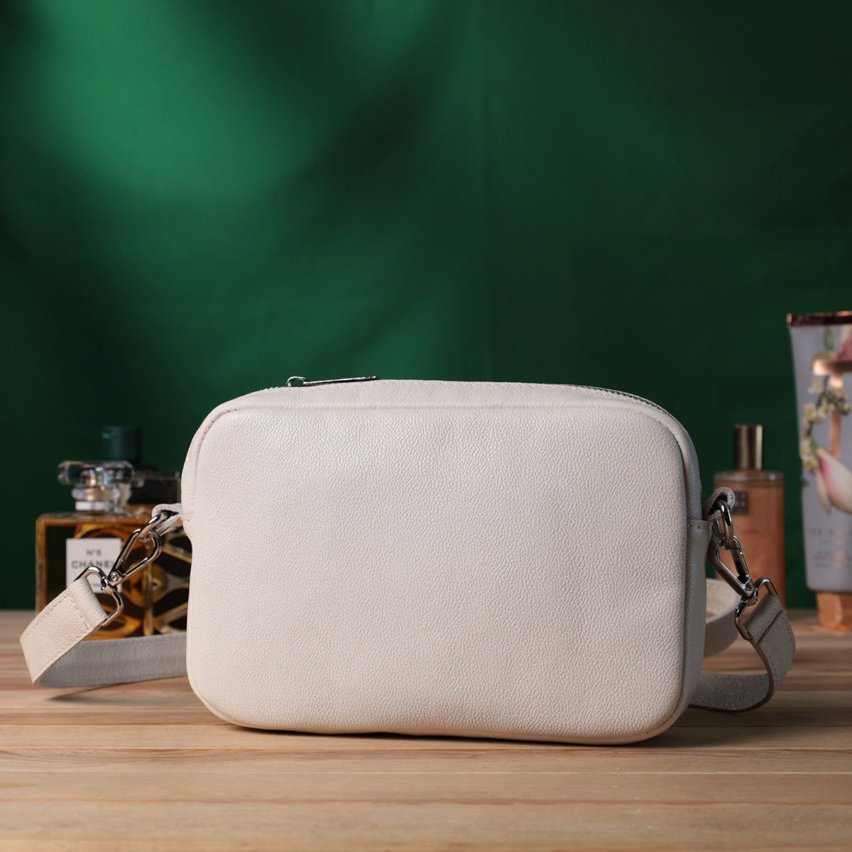 Classic Women's Crossbody Bag SHVIGEL 22839 Beige Natural Leather Design