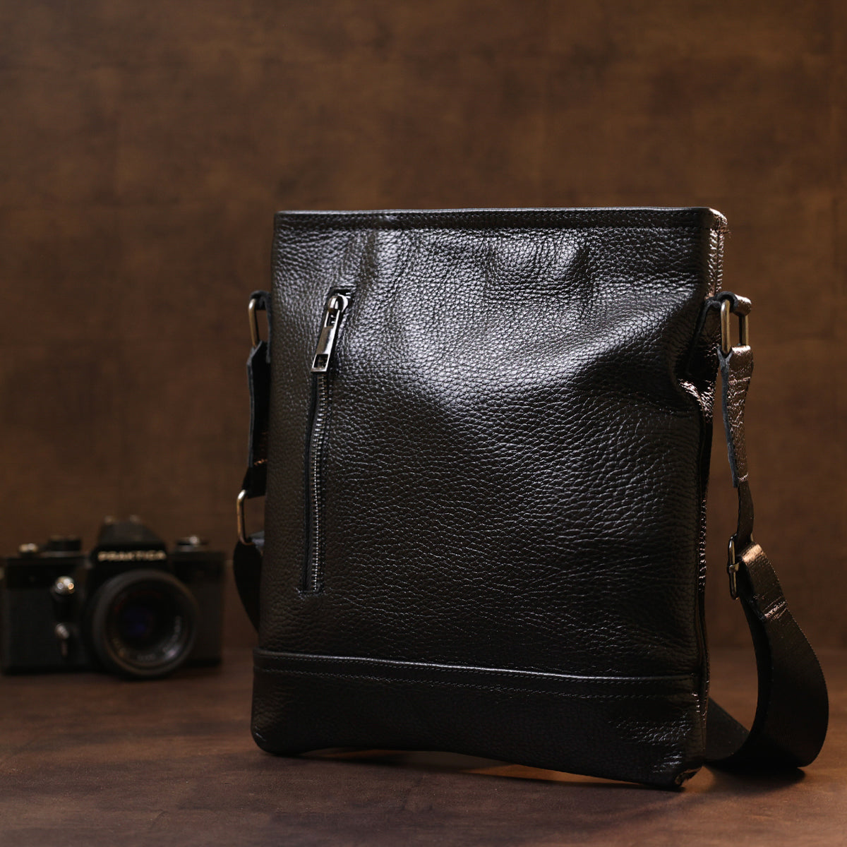 Stylish Leather Shoulder Bag for Men by SHVIGEL 11604 in Black, Made of Natural Leather
