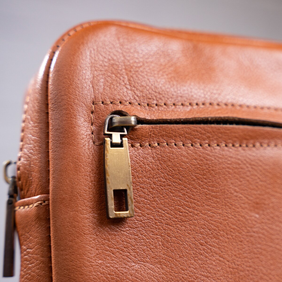 Leather Men's Bag SHVIGEL 19104 in Ruda Color – Made in Ukraine with Natural Leather