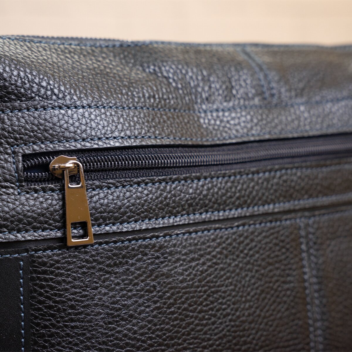 Business Shoulder Bag for Men SHVIGEL 11244 Black Genuine Floater Leather