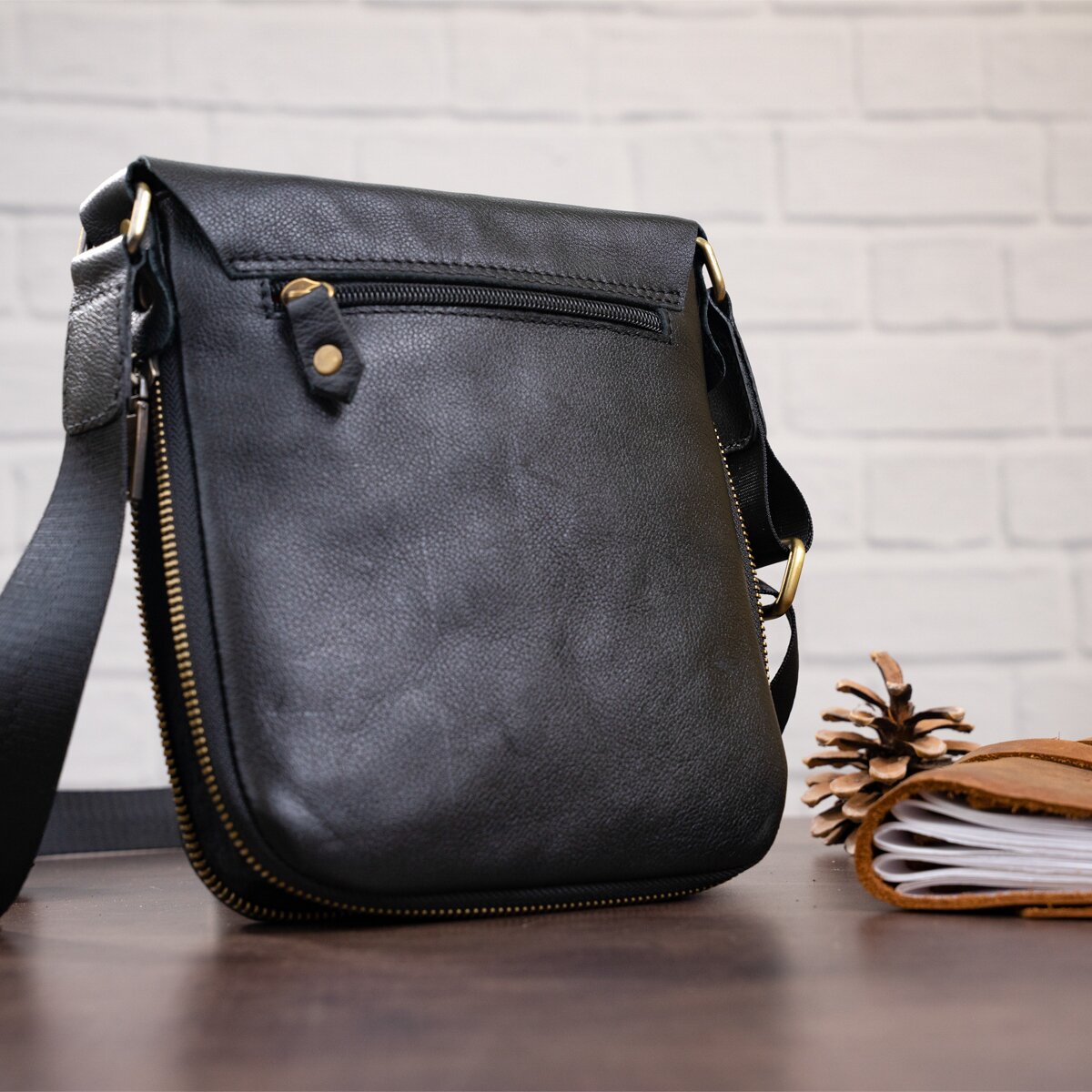 Men's Leather Messenger Bag SHVIGEL 19113 Black Natural Leather High Quality